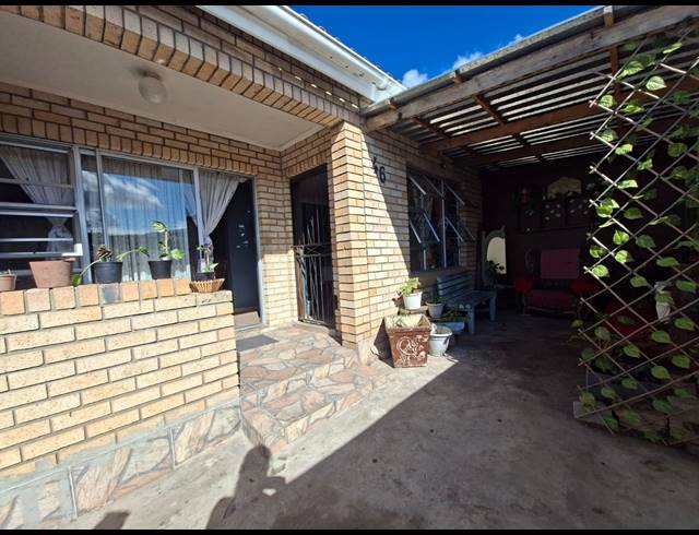 3 BEDROOM FREESTANDING FOR SALE IN BUFFALO FLATS